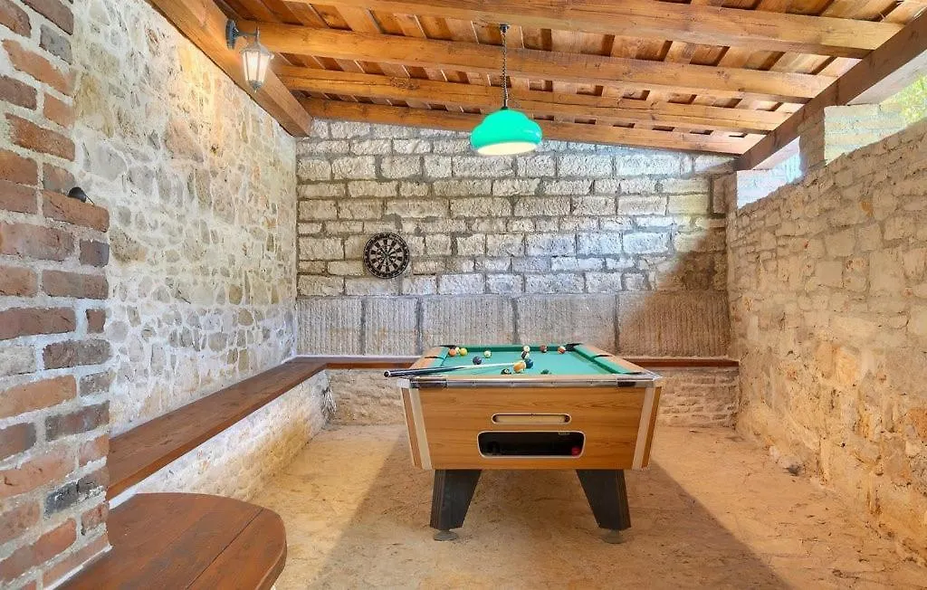 Villa Lamija Kirmenjak 0*,  Croatia